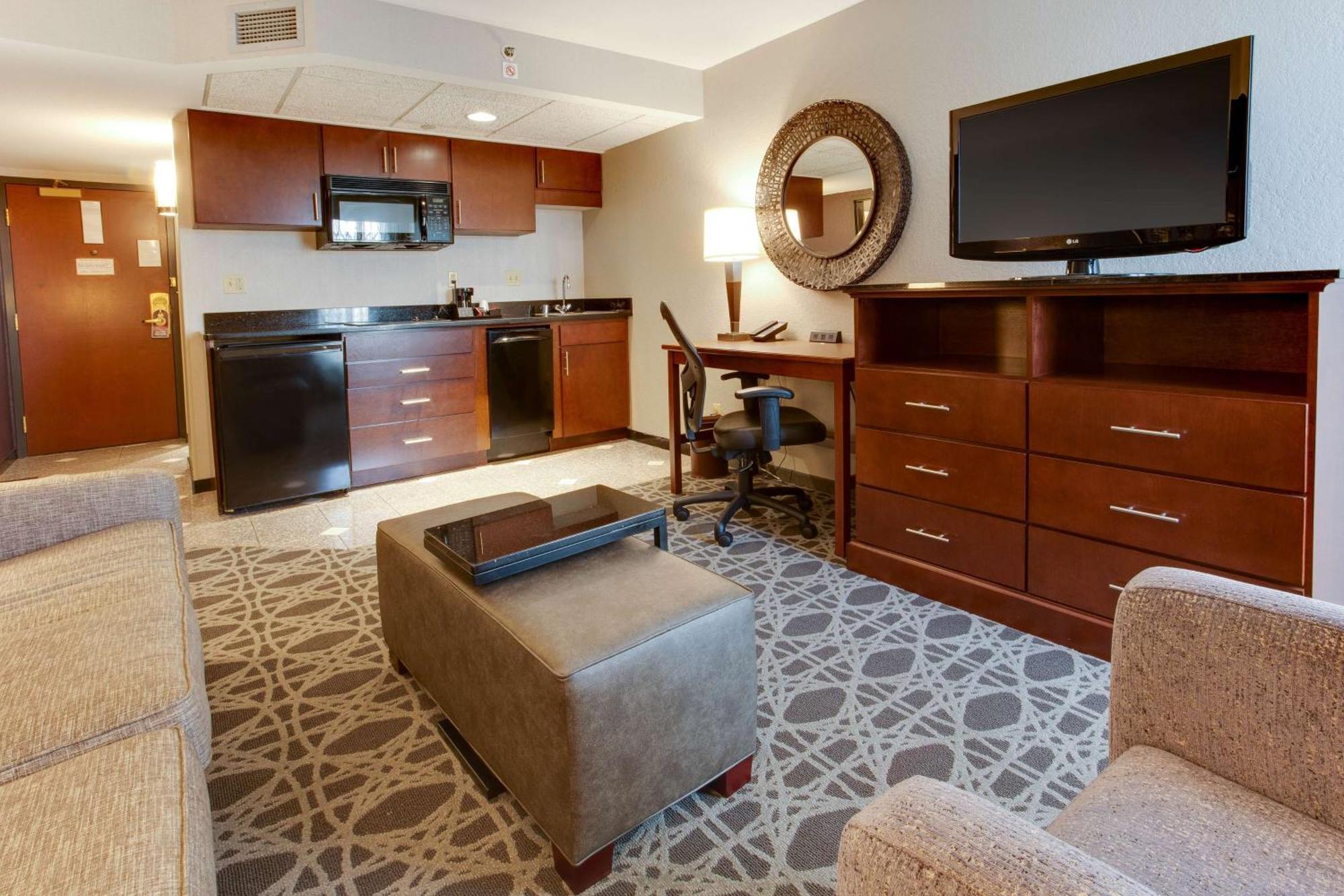 Drury Inn & Suites Louisville East Buitenkant foto