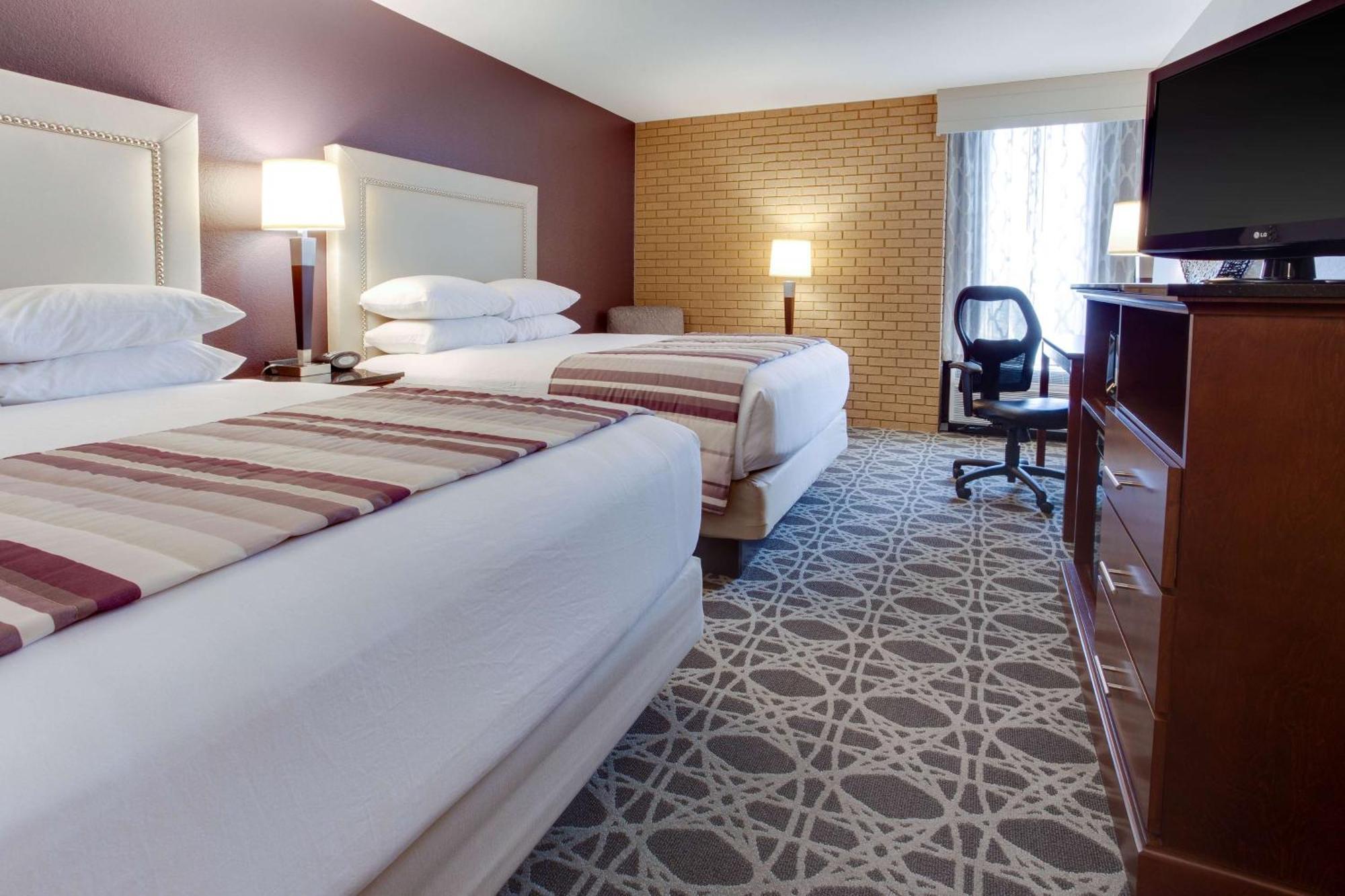 Drury Inn & Suites Louisville East Buitenkant foto