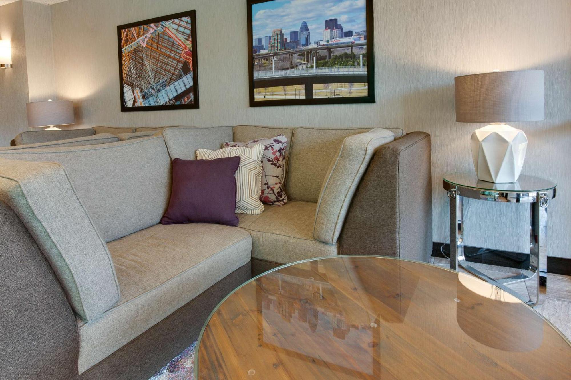 Drury Inn & Suites Louisville East Buitenkant foto