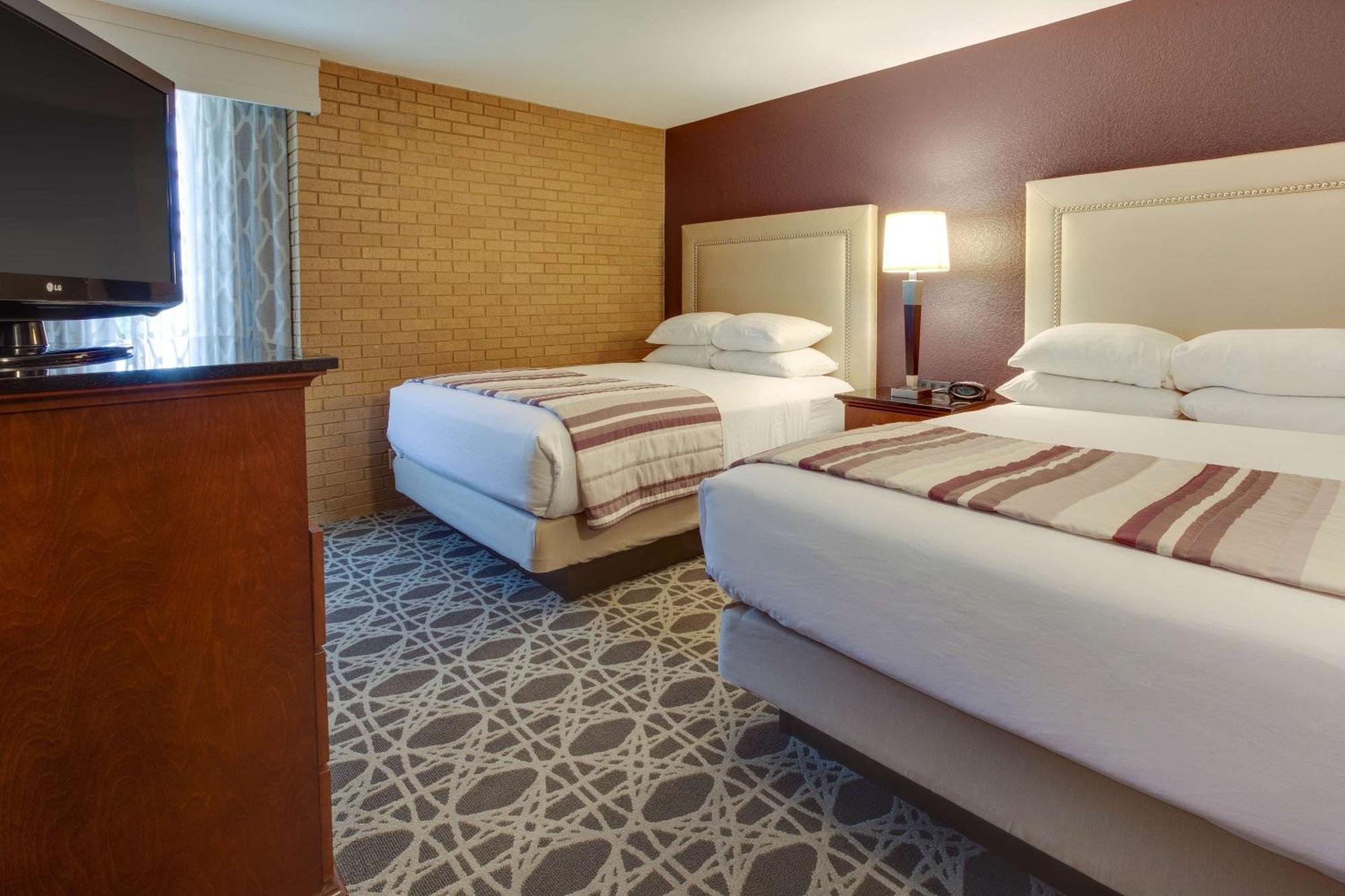 Drury Inn & Suites Louisville East Buitenkant foto
