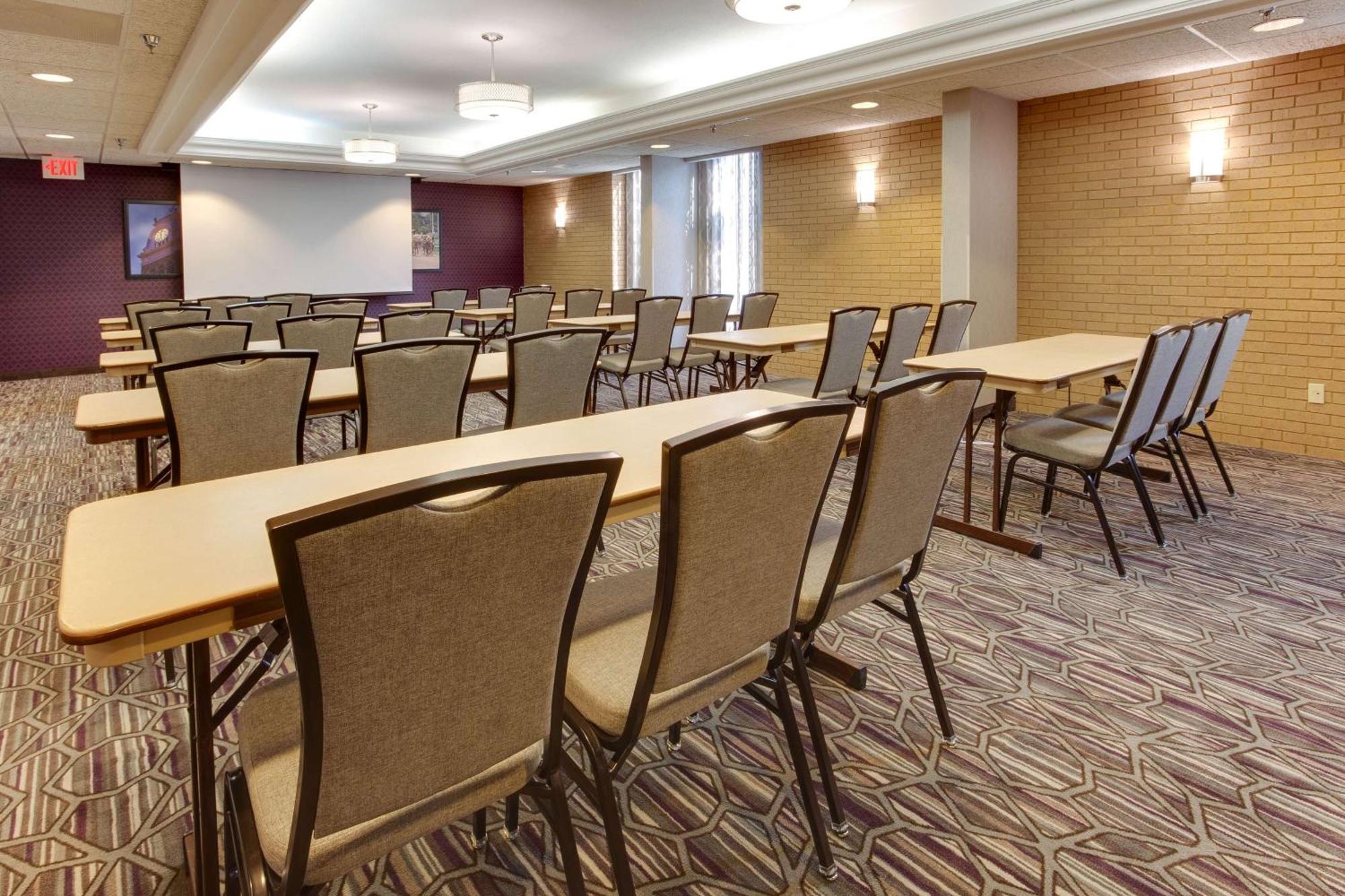 Drury Inn & Suites Louisville East Buitenkant foto